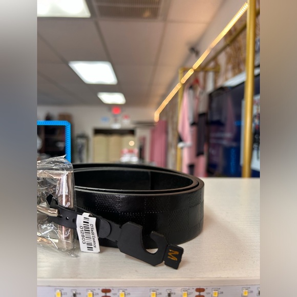 Black men’s belt - Picture 2 of 4